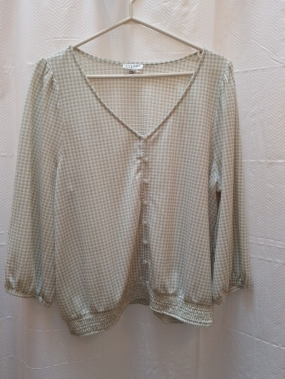 Signature Reitmans Light Green Gingham V-Neck Button Top Size XXL